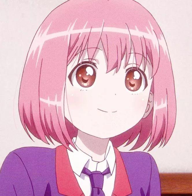 粉发校服少女可爱微笑头像 头像