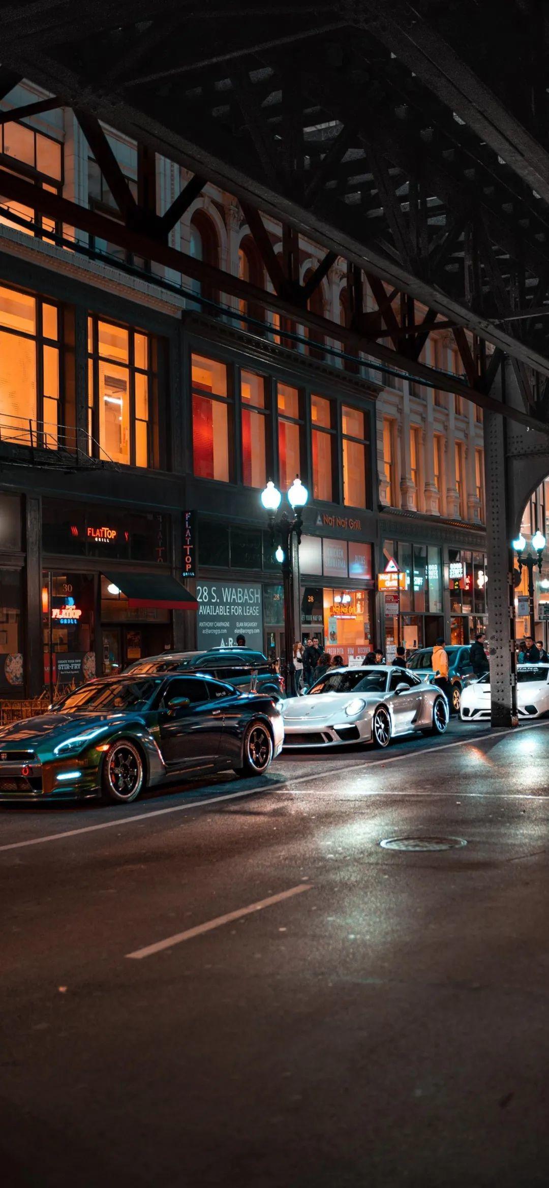 夜晚街道上的豪华跑车聚会 - 其他壁纸