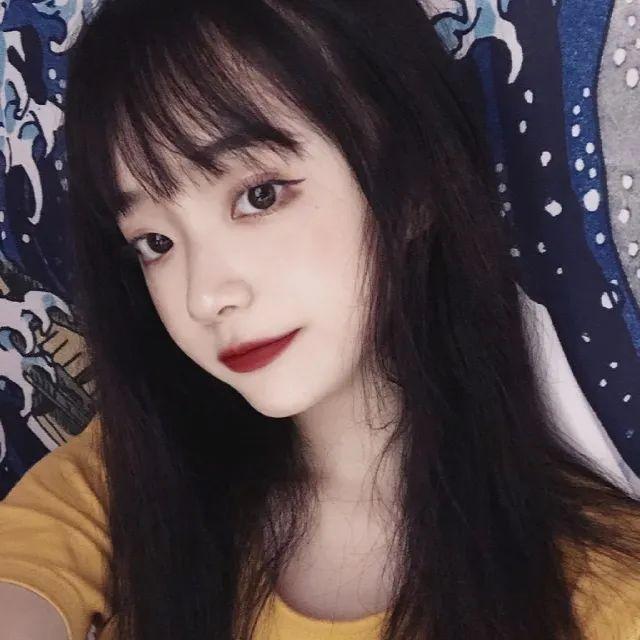 黄色上衣长发女生自拍头像 头像
