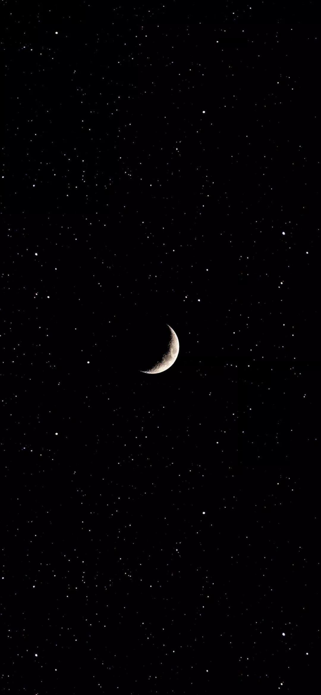 璀璨星空下的弯月美景 壁纸