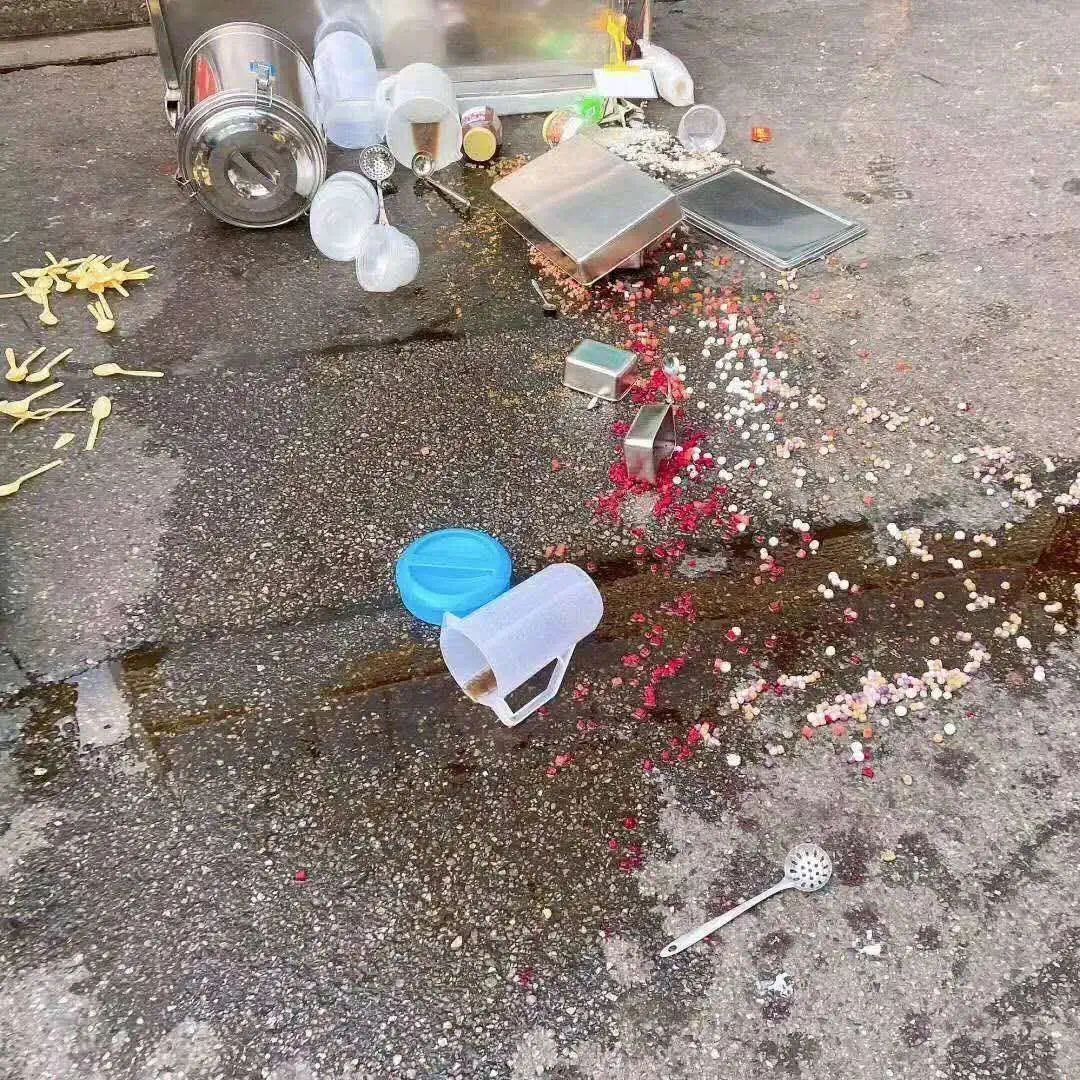 东西全洒了一地心态崩了 头像
